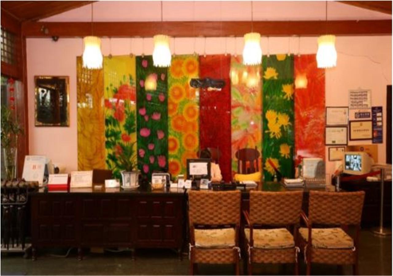 Starway Flower Hotel Chengdu Exterior photo